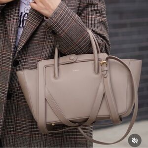 Chic Beige Tote Bag